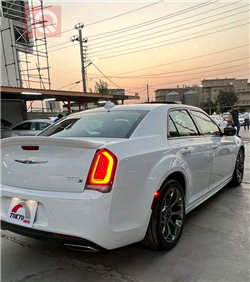 کرایسلەر 300